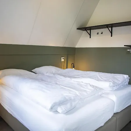 Feriehus With Garden *